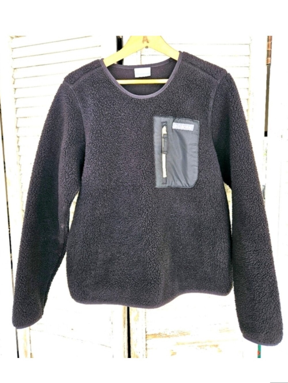 Columbia Black Crew Neck Fleece Sweater With Zippered Chest Pocket Medium